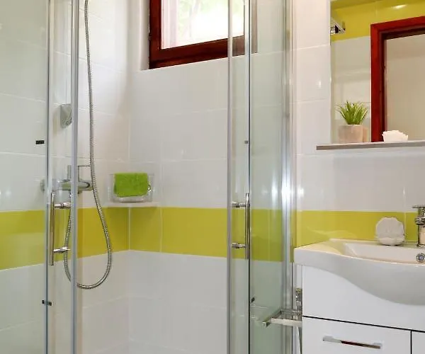 Borovina-1 By Interhome شقة