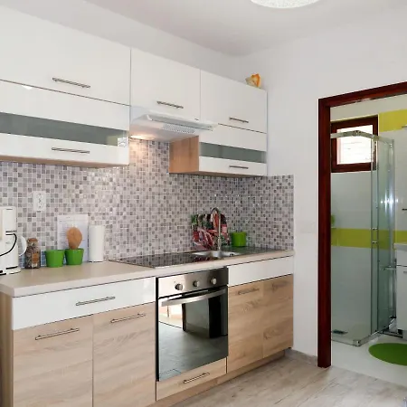 Borovina-1 By Interhome * Prigradica