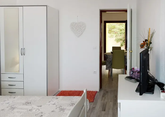 דירה Borovina-1 By Interhome יאנוב